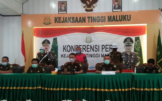 Kejaksaan Tinggi Maluku memberikan waktu kepada HH, salah satu tersangka kasus dugaan tindak pidana korupsi anggaran proyek taman kota
