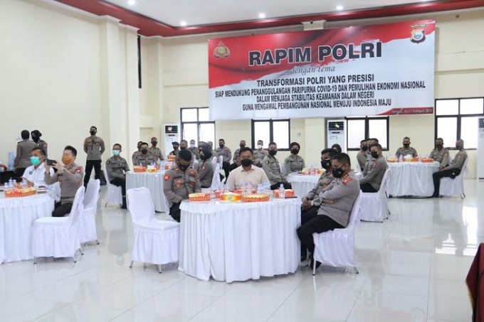 Mabes-Polri-Terjunkan-21-Vaksinator-Bantu-Percepatan-Vaksin-di-Malut