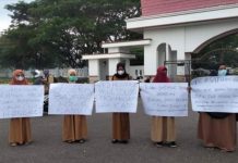 Puluhan Guru Honorer Malut Tuntut Pembayaran Upah, Dua Tahun Belum Tuntas