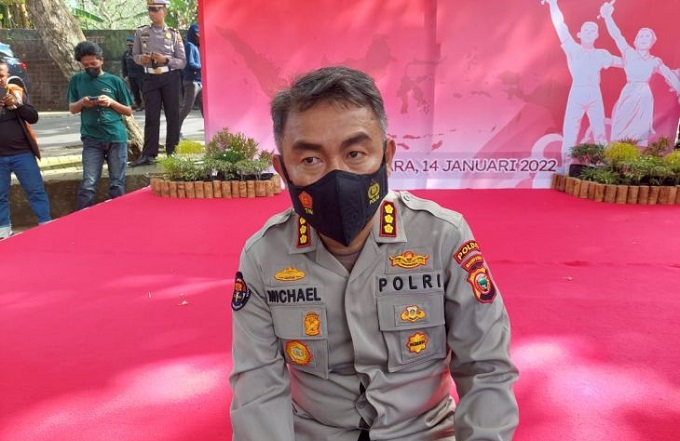 Kabid-Humas-Polda-Malut-Kombes-Pol-Michael-Irwan-Tamsil-1