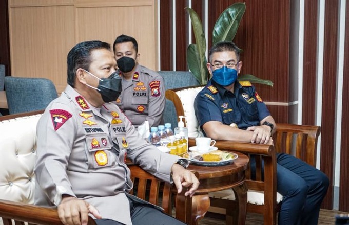 Jalin-Silaturahmi-Kapolda-Malut-Terima-Audiensi-Kakanwil-Bea-Cukai-Maluku